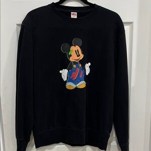 (17) Uniqlo Disney Crewneck